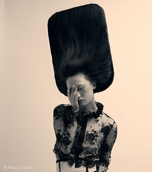 Oltre la superficie: il mondo interiore di Paco Di Canto.