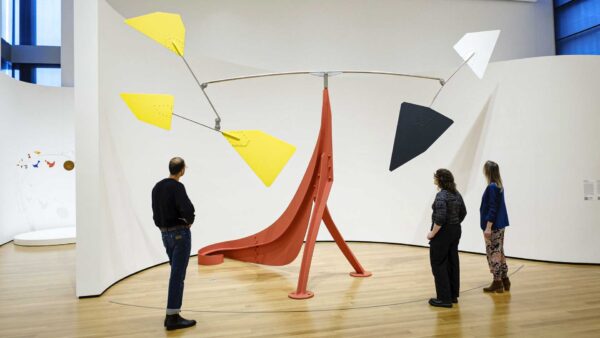 Alexander Calder: il coreografo del vuoto e l’equilibrio che balla con il vento.